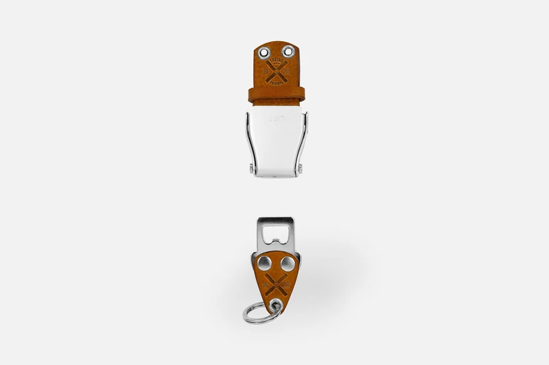 SCHLÜSSELHALTER (WAND) - COGNAC/SILBER