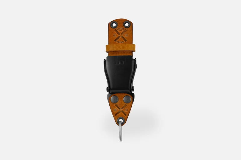 SCHLÜSSELHALTER (WAND) - COGNAC/SCHWARZ