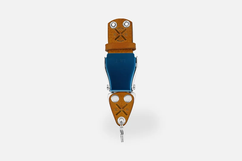 SCHLÜSSELHALTER (WAND) - COGNAC/BLAU