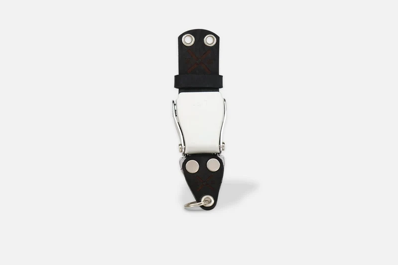 SCHLÜSSELHALTER (WAND) - NUBUK BLACK/SILBER