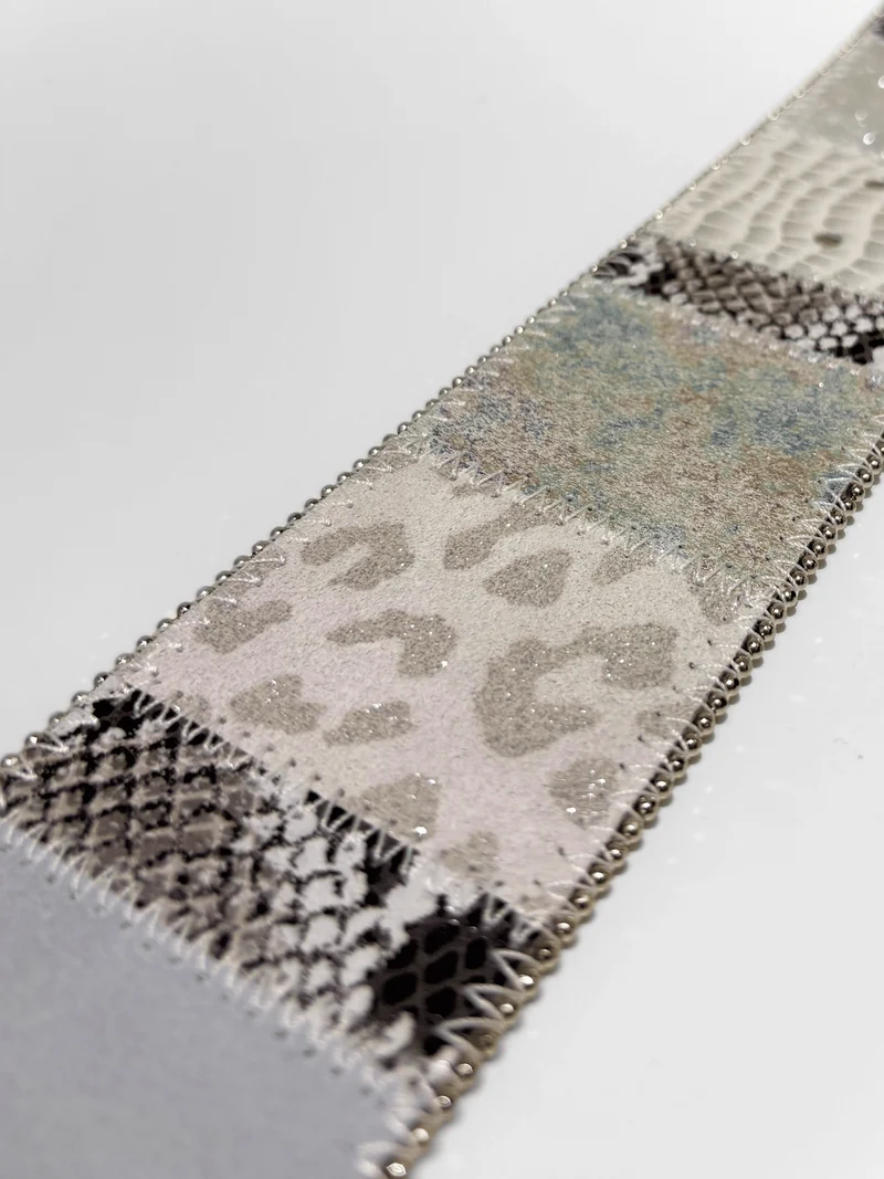 Ledergürtel mit Aufnäher Silber