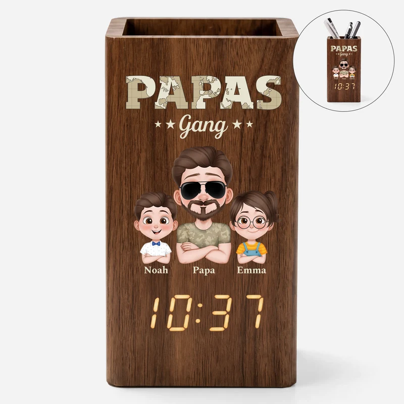 Papas Gang - Personalisiertes Geschenk | Stiftehalter Mit Uhr Papa Mama Weltkarte Tarnmuster