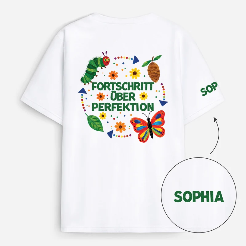 Fortschritt Über Perfektion - Personalisiertes Geschenk Lehrer | T-Shirt Mit Rücken- Und Ärmelprint