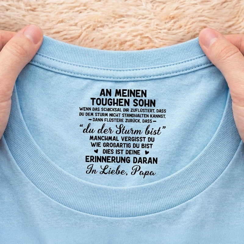 Manchmal Vergisst Du Wie Großartig Du Bist - Personalisiertes Geschenk | Weißes T Shirt Nackenlabel Drucken Sohn Tochter Männer Frauen