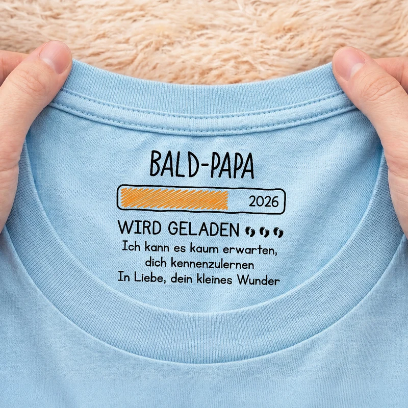 Bald-Oma - Personalisiertes Geschenk | Weißes T Shirt Nackenlabel Drucken Werdende Mama Oma Werdender Papa Opa